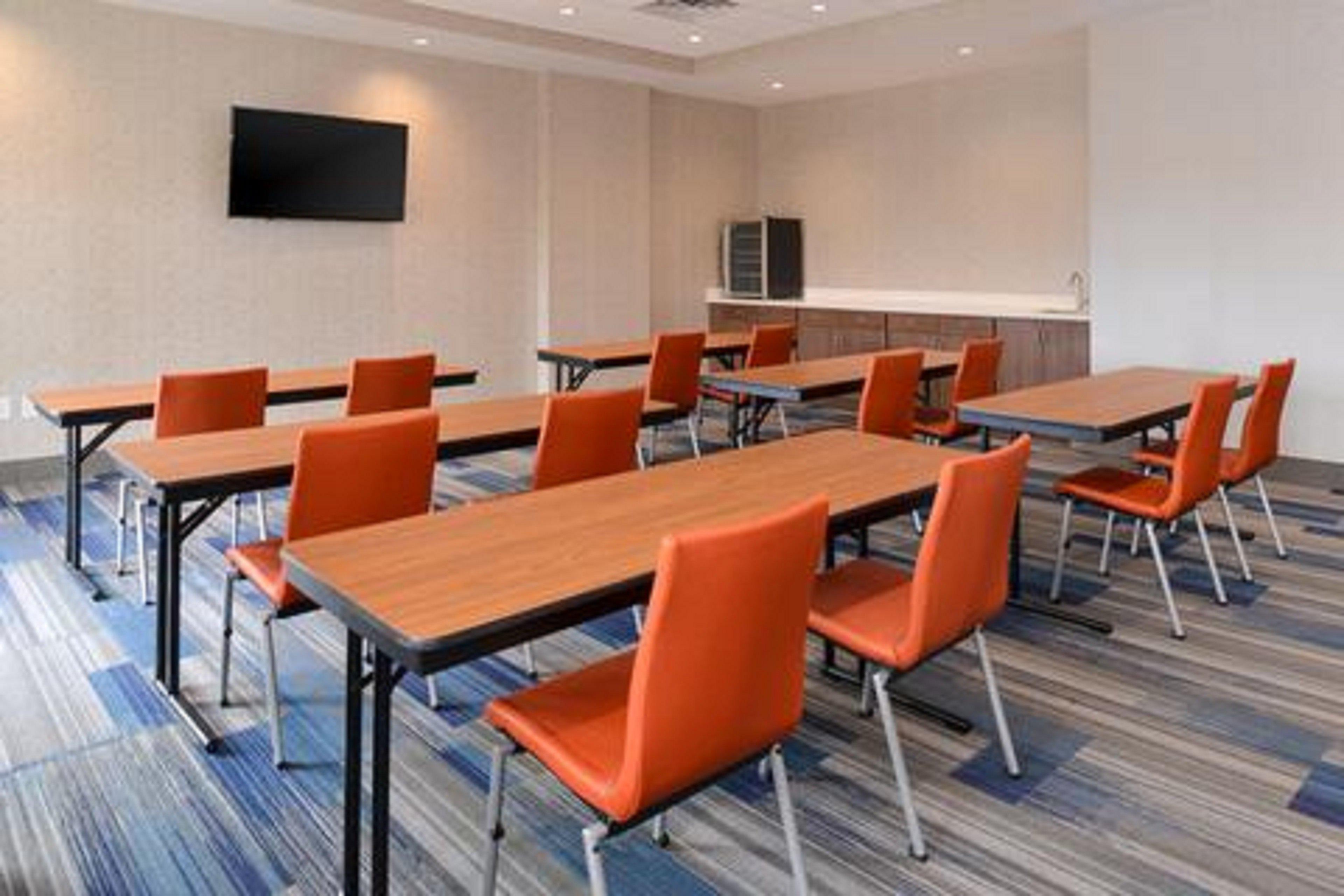 Holiday Inn Express & Suites Gainesville - Lake Lanier Area By Ihg Exterior photo